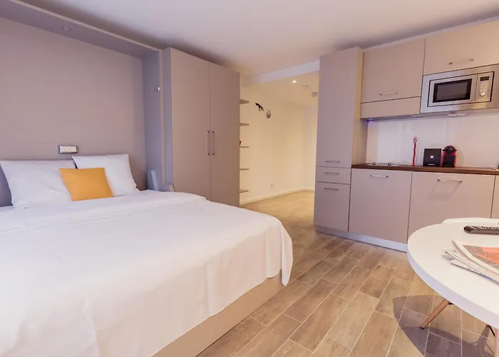 360 Frankfurt 3*